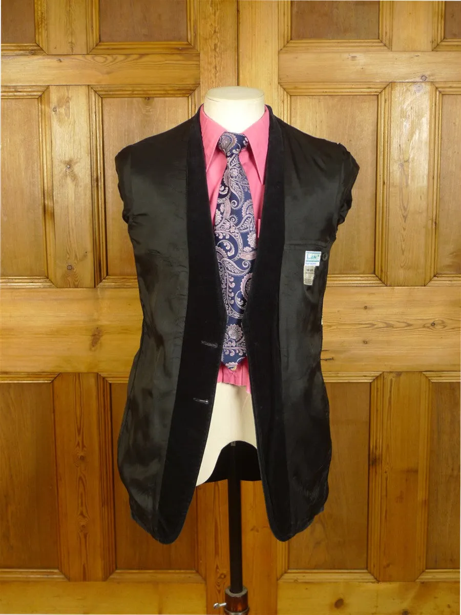 24/0603 vintage 1960s 1970s dandy of kings rd chelsea london boutique wide lapel black velvet jacket 34